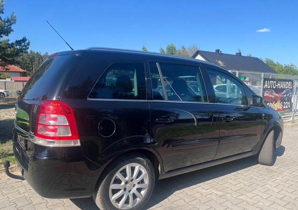 Opel Zafira cena 21900 przebieg: 227000, rok produkcji 2010 z Łuków małe 631